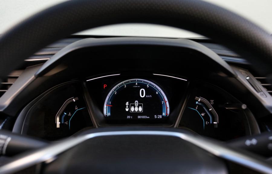 Панель приборов Honda Civic VTi Sedan (FC) 2019 года  (AU) (фото 19 из 35)